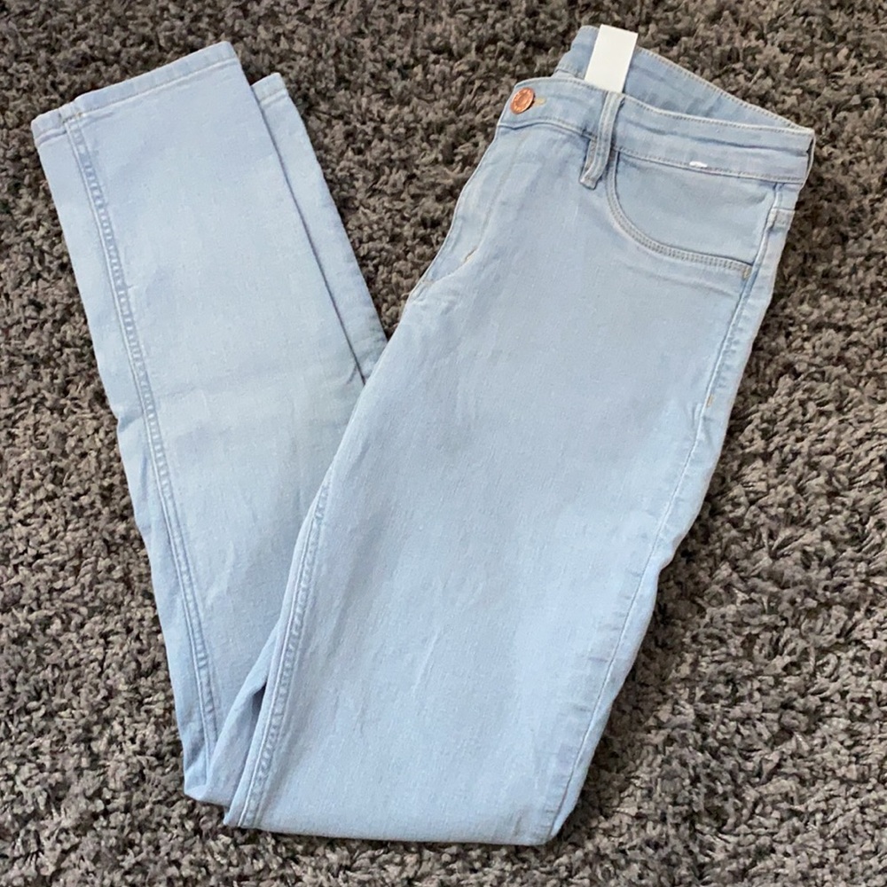 Aeropostale light wash skinny jeans